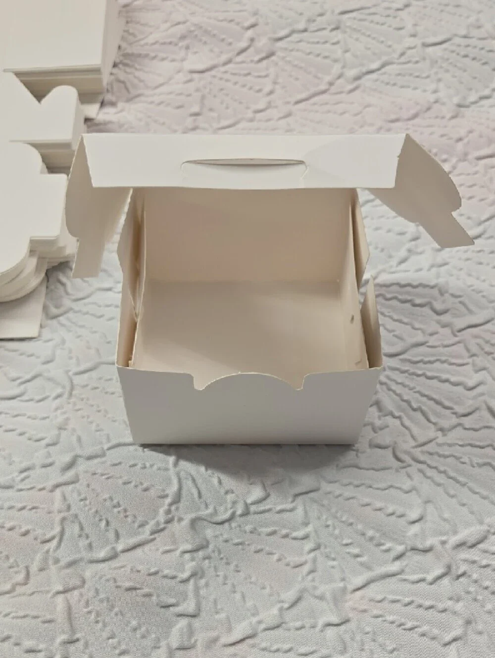 White Scalloped Window Favor Boxes - 50 Pack 4x4x2